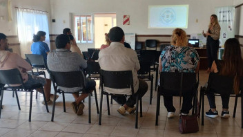 SE DESARROLLO UNA NUEVA EDICION DEL CURSO DE MANIPULACION SEGURA DE ALIMENTOS